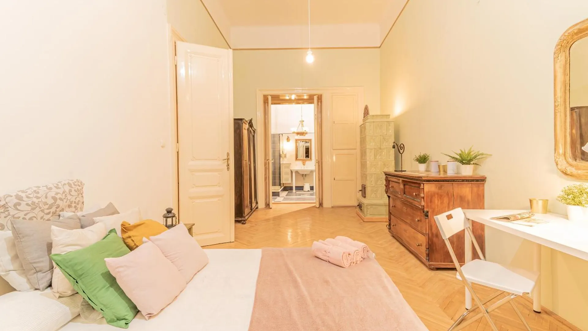 Cozy Apartment In The Heart Of Budapest, 5 Bedrooms Hungary